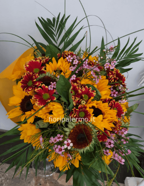 bouquet di girasoli e fiori misti