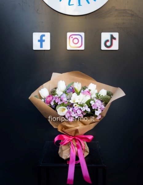 Fresia mista e fiori di campo 