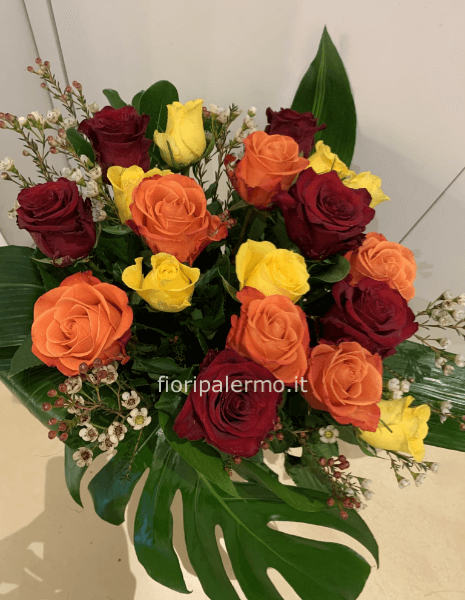Bouquet di 15 rose rainbow 